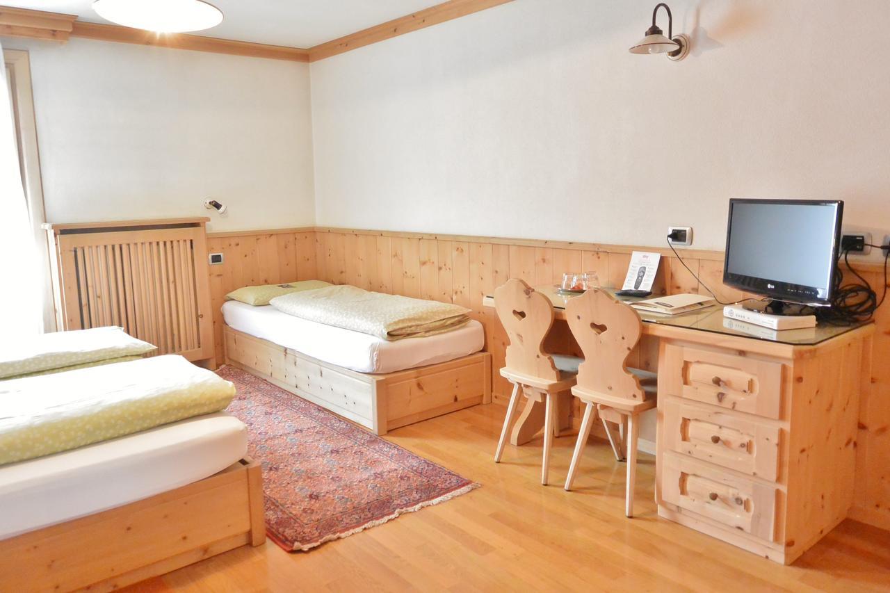 Hotel Garni Al Plan Livigno Kültér fotó