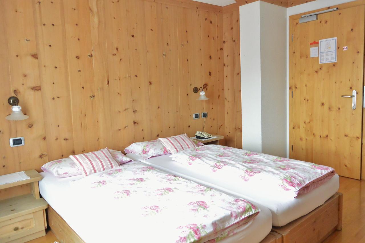 Hotel Garni Al Plan Livigno Kültér fotó